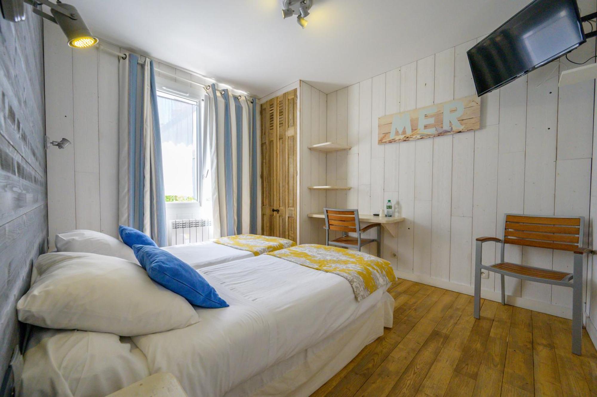Hotel Le Clocher Арс-эн-Рэ Экстерьер фото